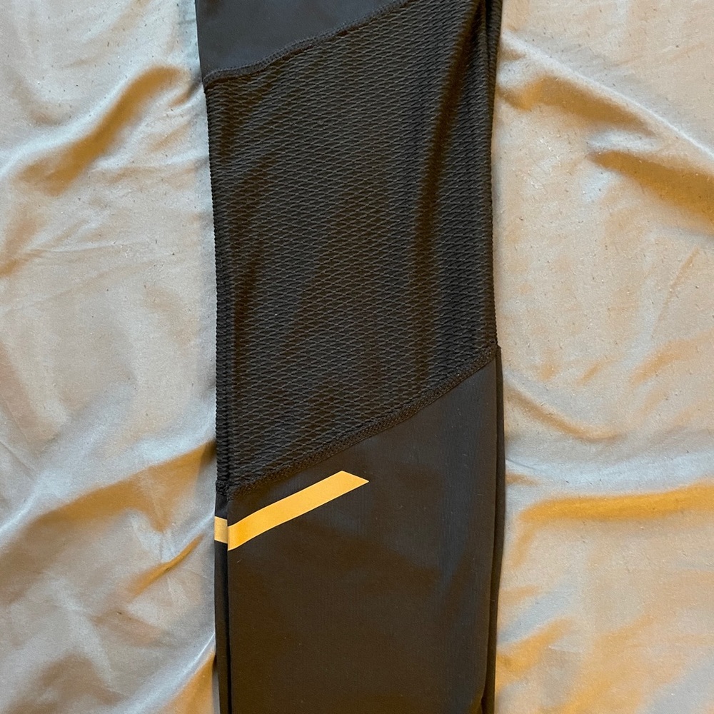 Exercise Reebok leggings with Mesh - Picture 5 of 6